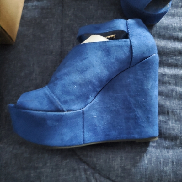 Preloved worn twice - Picture 7 of 10